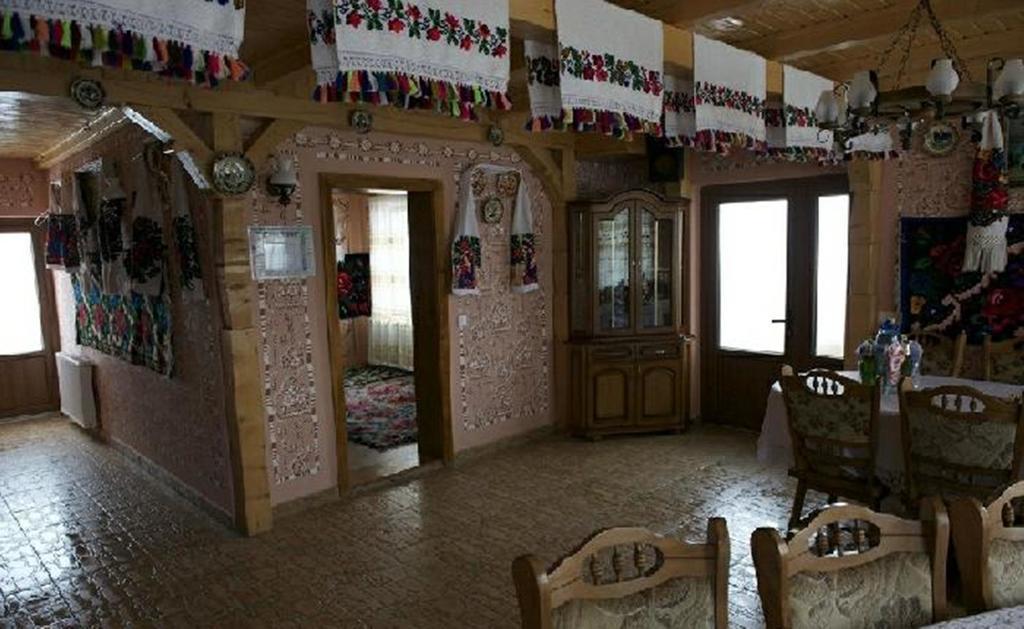 Pensiunea Valea Branzei Nanesti Ngoại thất bức ảnh